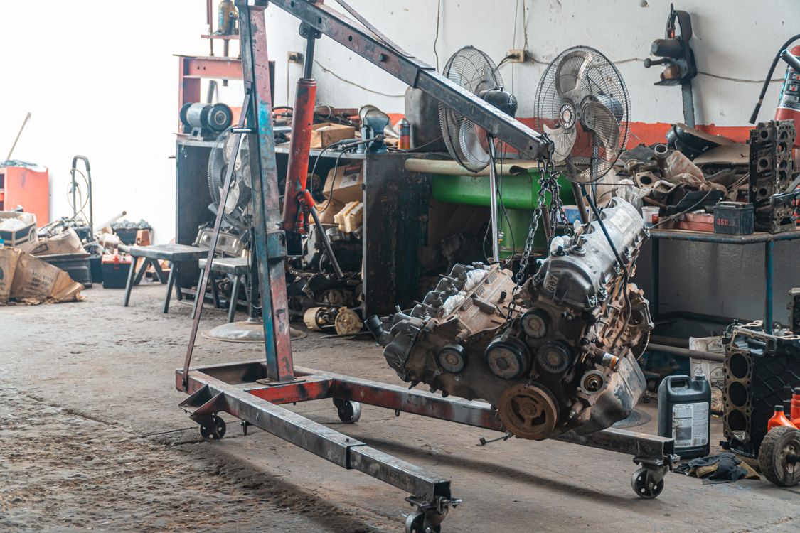 Zincirli kaldırma düzeniyle taşınan motor