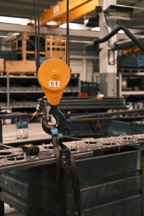 Fabrika içinde endüstriyel vinç kancası